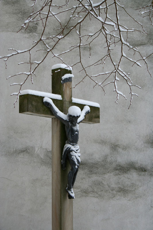 Kruzifix an der Kirche